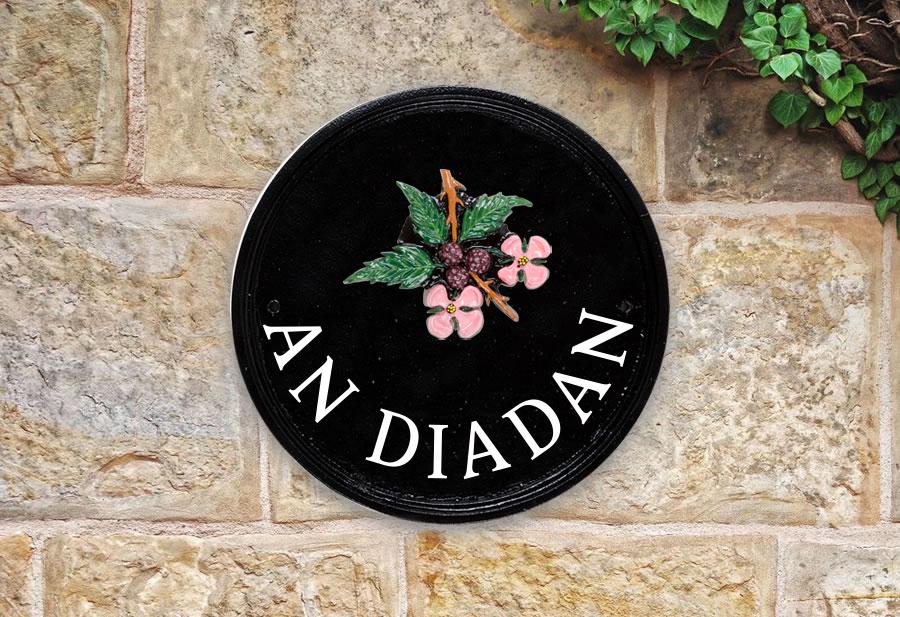 Maple Leaf Round House Sign 9" Diameter
