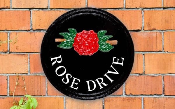 Tudor Rose Round House Sign 9" Diameter
